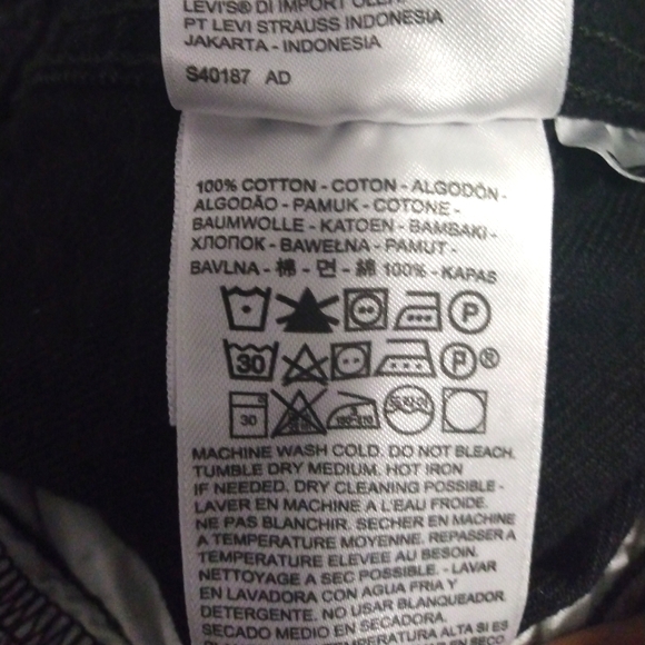 Levi's Original Utility Trucker Jacket w/ Puff Sleeves in Washed Black-Size S - Picture 3 of 3